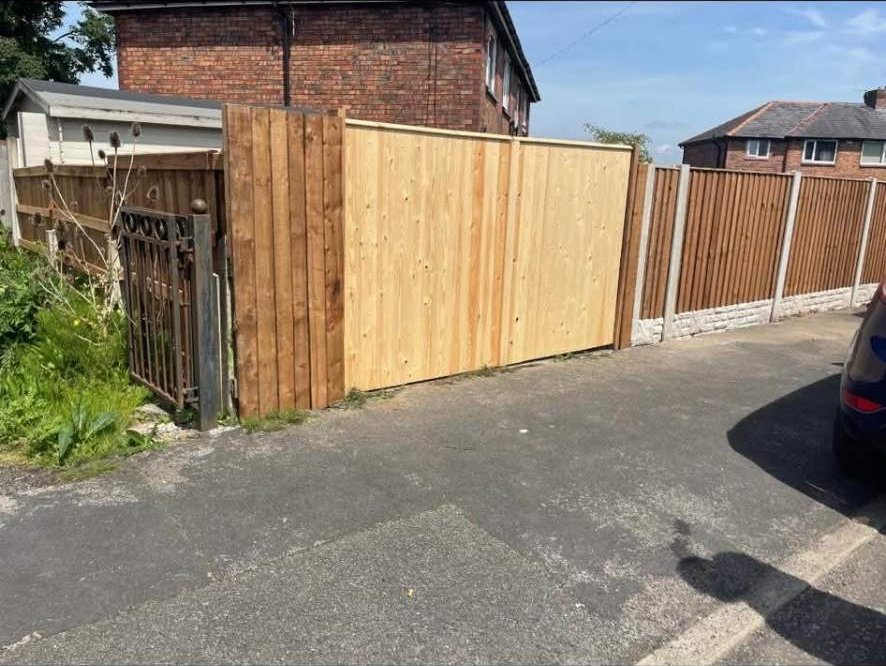 Driveway closeboard fence panels Wigan